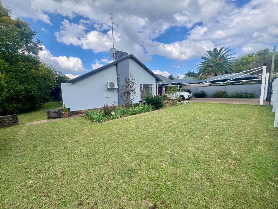 4 Bedroom Property for Sale in Flamwood North West